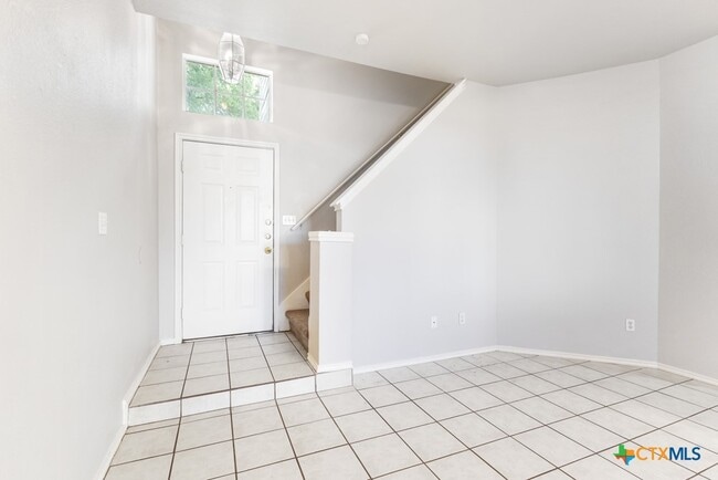 Building Photo - 832 Sagewood Trail