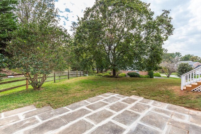 Building Photo - Fabulously Renovated 4 Bedroom, 3.5 Bathroom Home In Close in Potomac!!