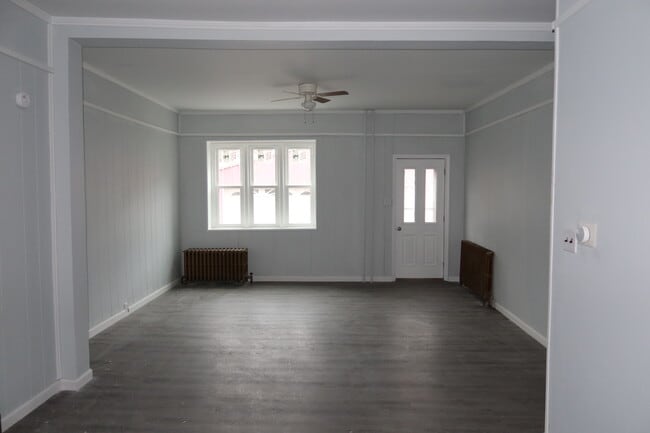 Building Photo - 255 W Rowe St