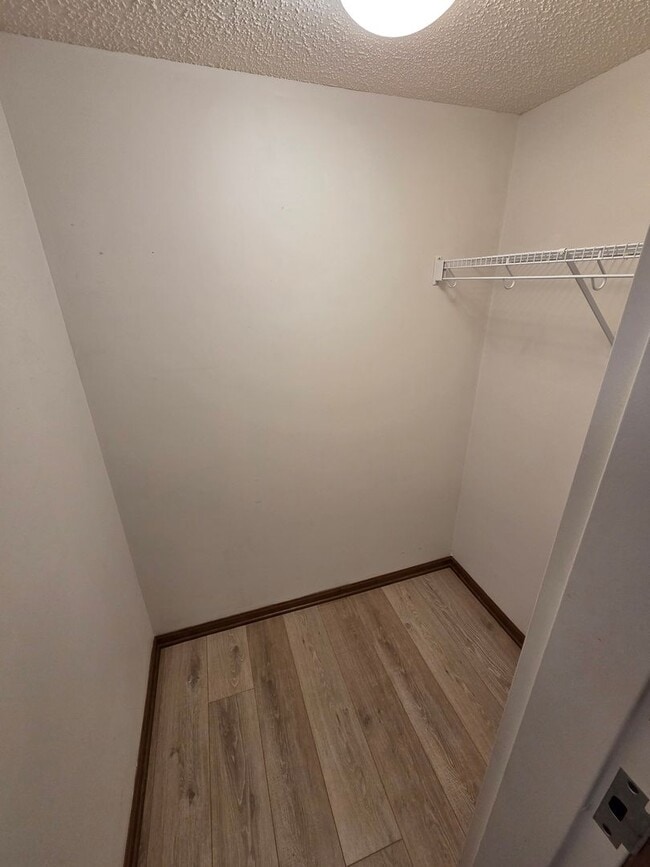 Building Photo - Stylish and Inviting; The Townhouse of Your Dreams!