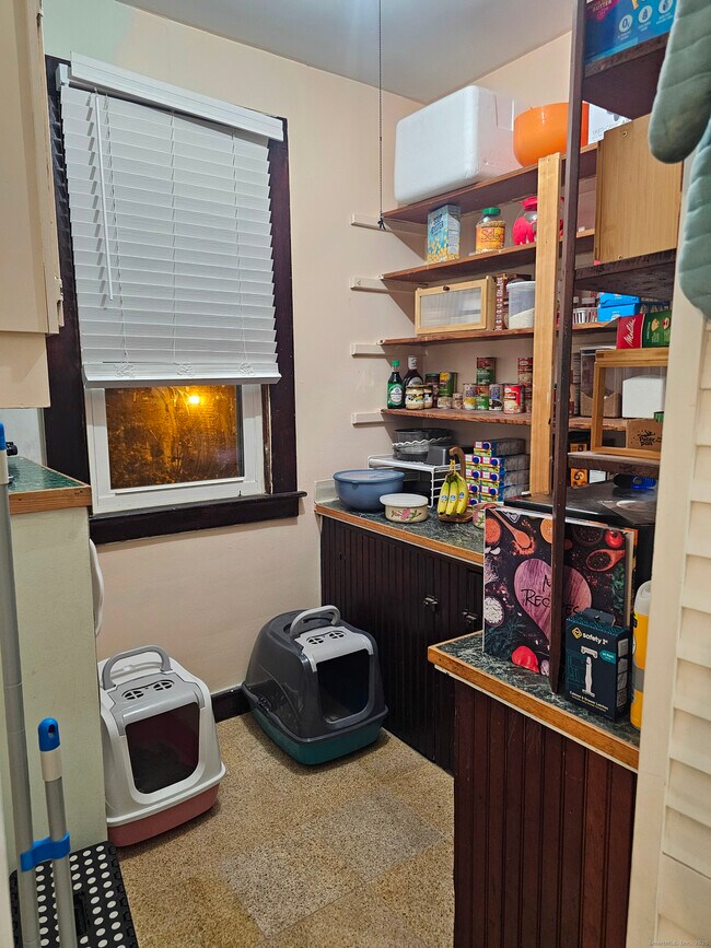 Building Photo - 204 Broad St