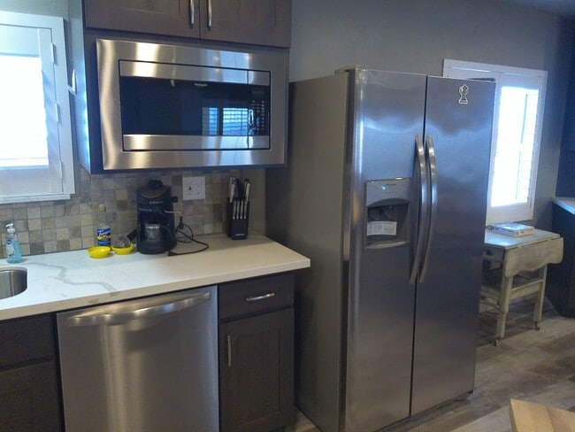 Building Photo - Spacious 4 bedroom 2 bath Double wide Available short term or long term