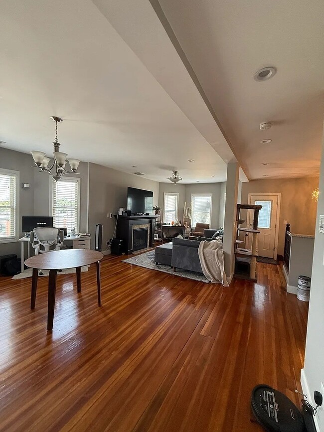 Building Photo - 107 Neponset Ave