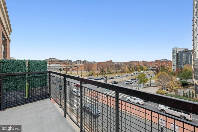 Building Photo - 437 New York Ave NW