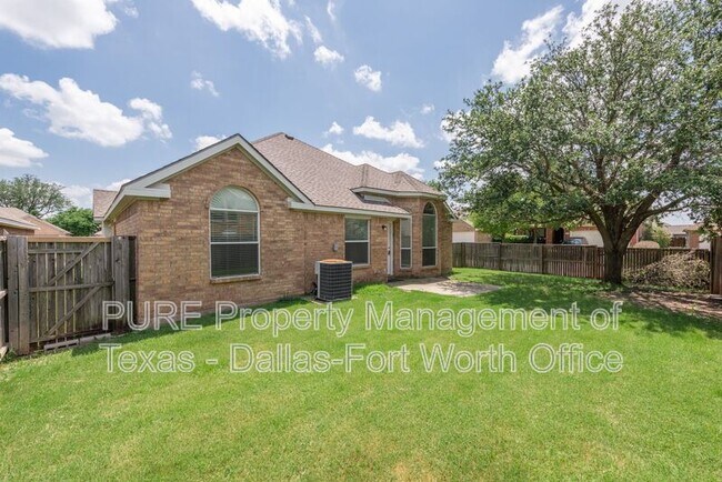 Building Photo - 8232 Livingston Ln