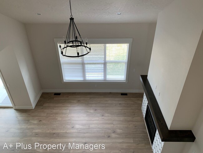 Building Photo - 5 br, 3.5 bath House - 7156 N Hourglass Dr