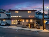 Building Photo - 339 N 6th St