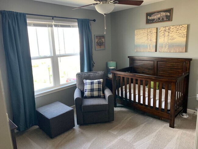 Building Photo - COLONIAL FORGE TOWNHOUSE - STAFFORD (END U...