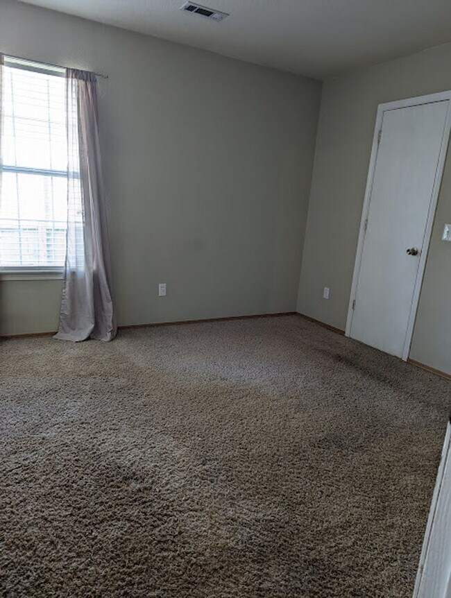 Building Photo - Adorable 3 BD 1 BA House 5 Min to Downtown Springdale