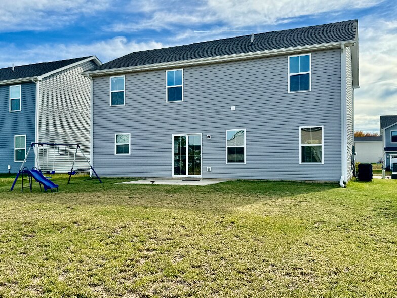 Building Photo - 830 McArthur Dr