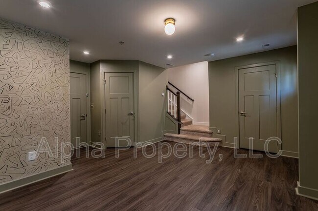 Building Photo - 120 Rollins Ave