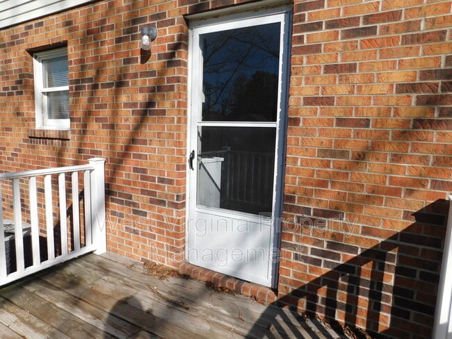 Building Photo - 219 Cardinal Wy