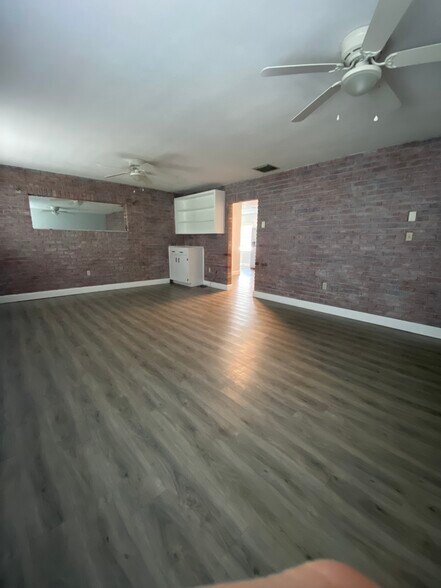 Building Photo - 2931 W Palmetto St