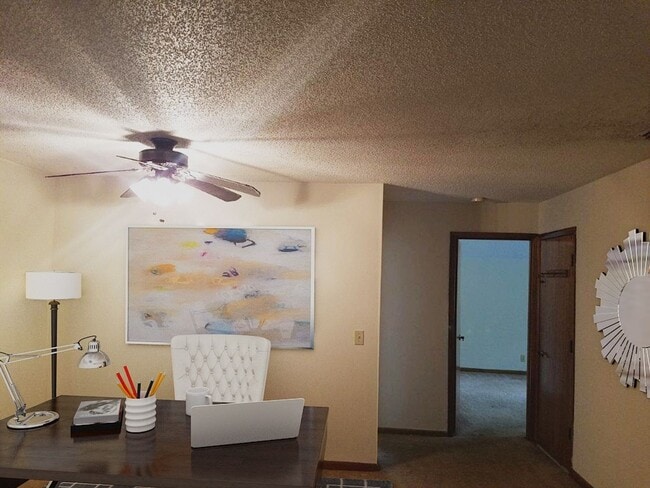 Building Photo - $1450 - 3/2/1 - MOVE IN SPECIAL  - Upstair...