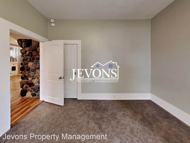 Building Photo - 3 br, 2 bath House - 2704 S 85th Ave