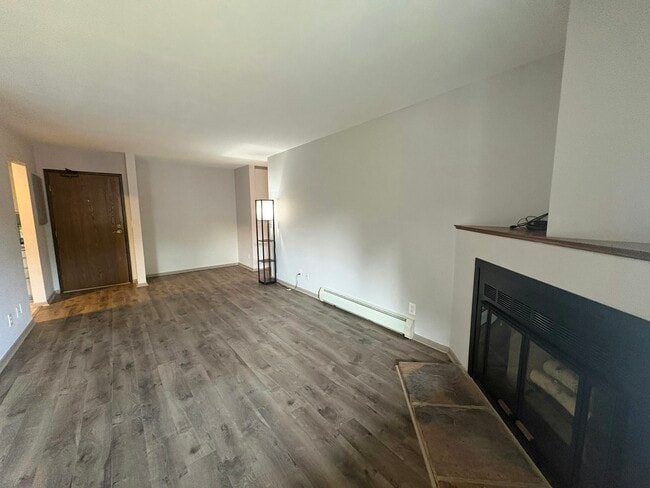 Building Photo - 7301 W 101st St
