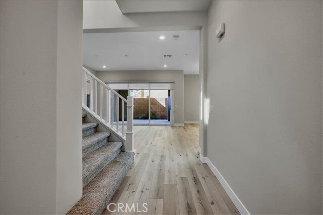 Building Photo - 670 Athos