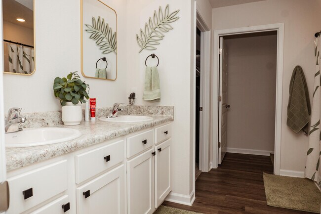 Building Photo - 3038 Heritage Plantation Blvd