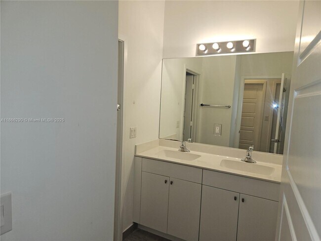 Building Photo - 17606 SW 149th Pl