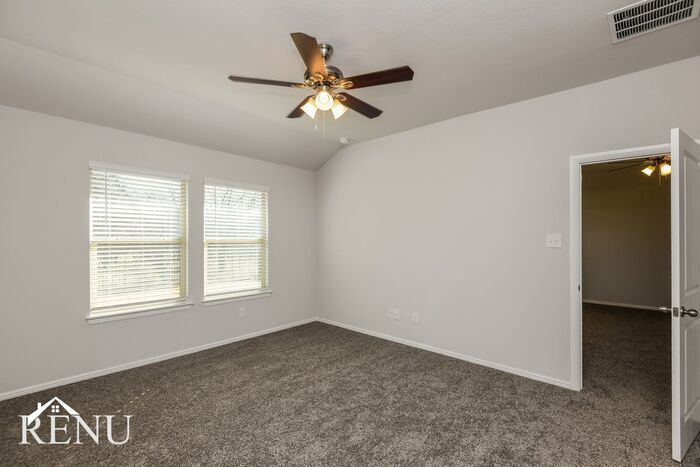 Building Photo - 16428 Marinette Ct