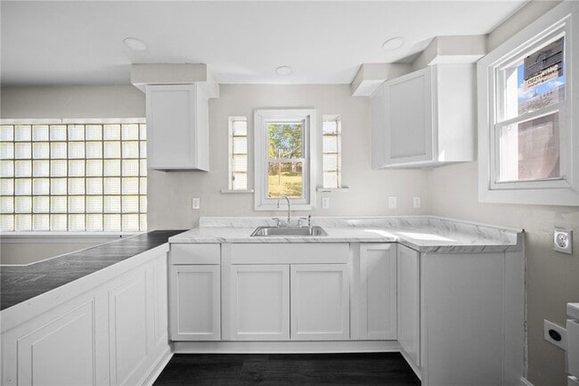 Building Photo - 505 Wylie Ave