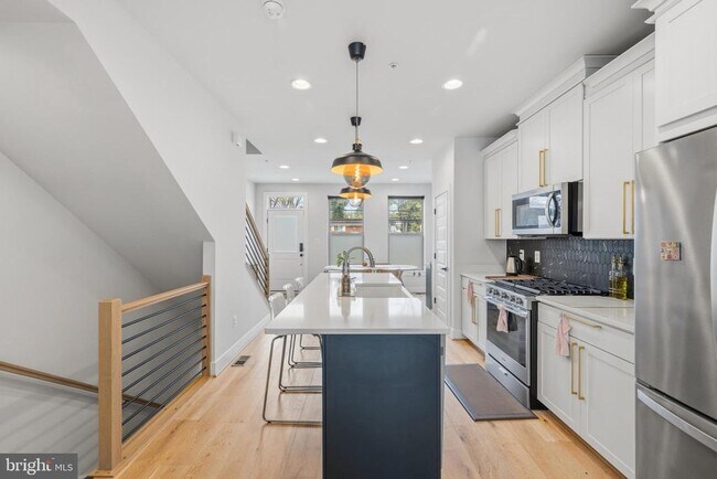 Building Photo - 5104 Randolph Rd