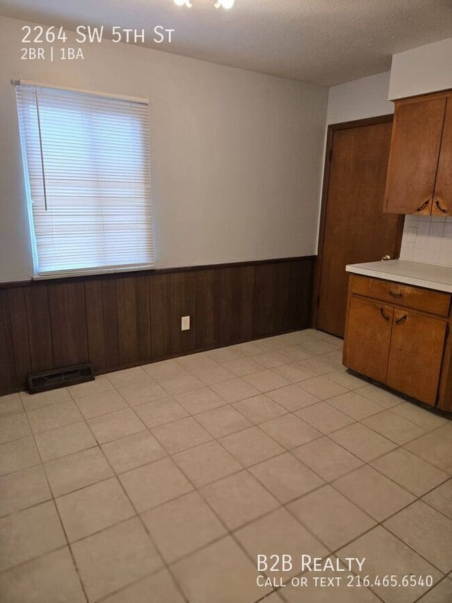 Building Photo - 2264 5th St SW