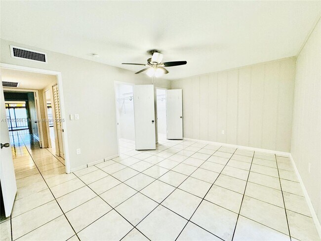 Building Photo - 6950 Sharpecroft Ct