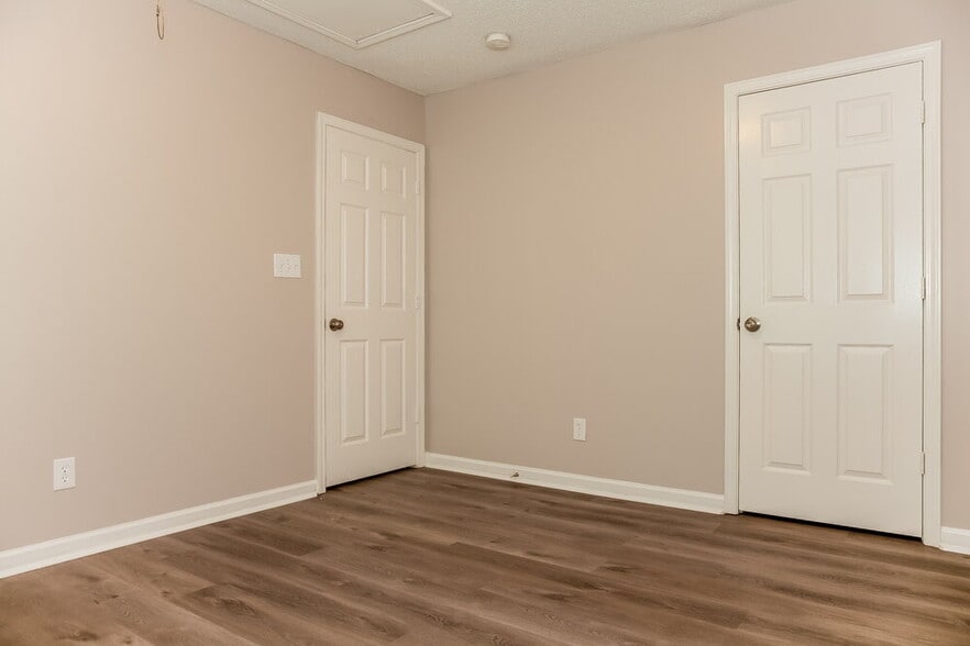 Building Photo - 10316 Gold Pan Rd