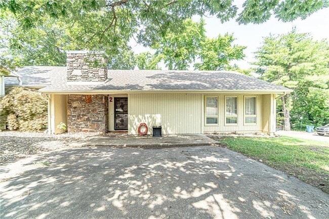 Primary Photo - 2 Mellor Ln