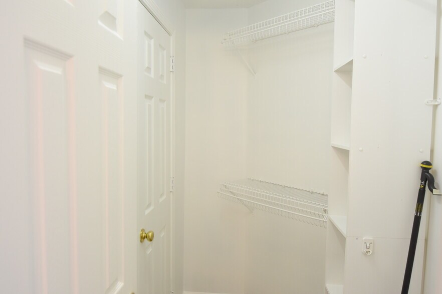 Building Photo - 4610 McClelland Dr