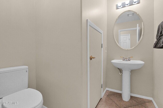 Building Photo - 1024 E Frye Rd