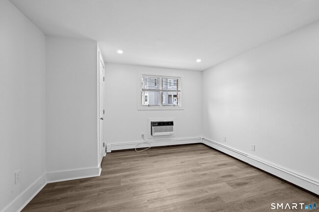 Building Photo - 149 Garfield Ave