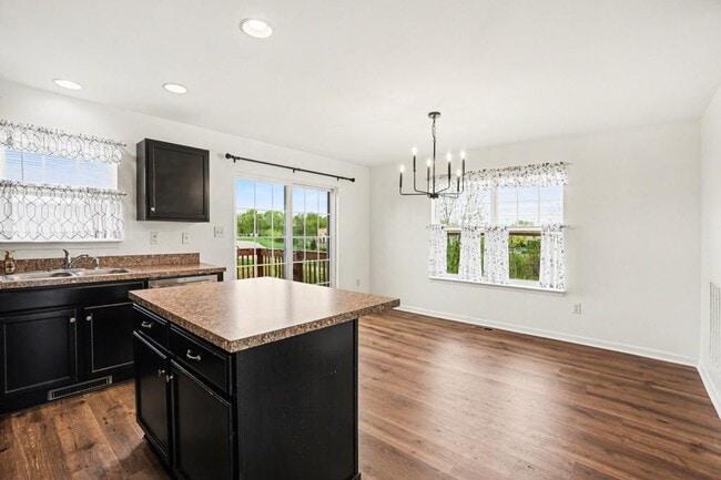 Building Photo - 700 Admiral's Quay Dr