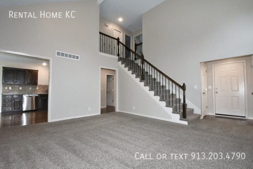 Building Photo - 14807 Robinson St