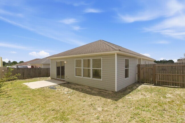 Building Photo - 122 Nivana Dr