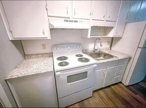 Building Photo - Spruce Street