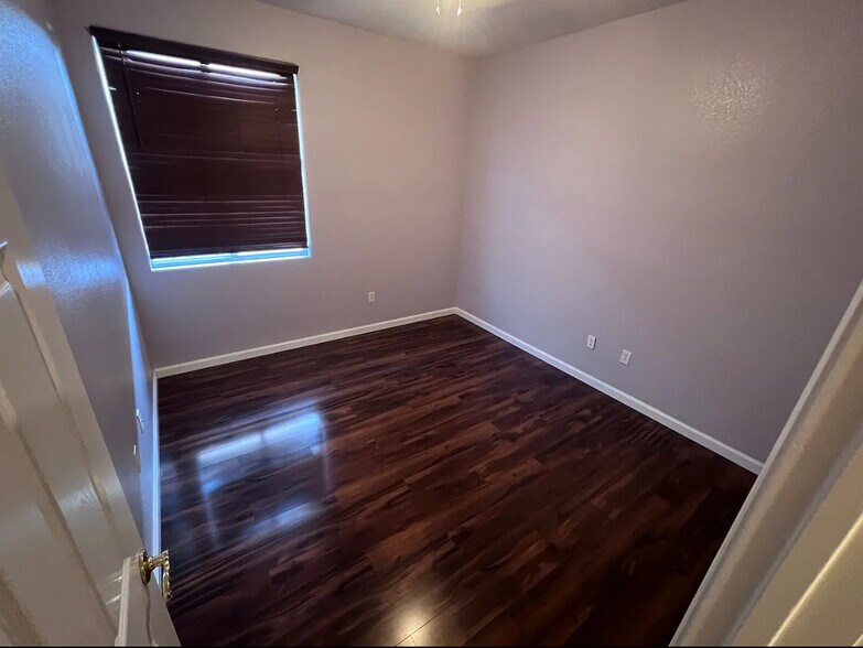 Building Photo - 1020 Jewel Springs Ln