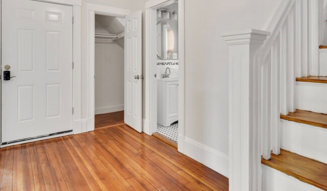 Building Photo - 20 Alcott St