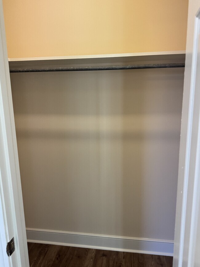 Building Photo - 3564 Mills Rd