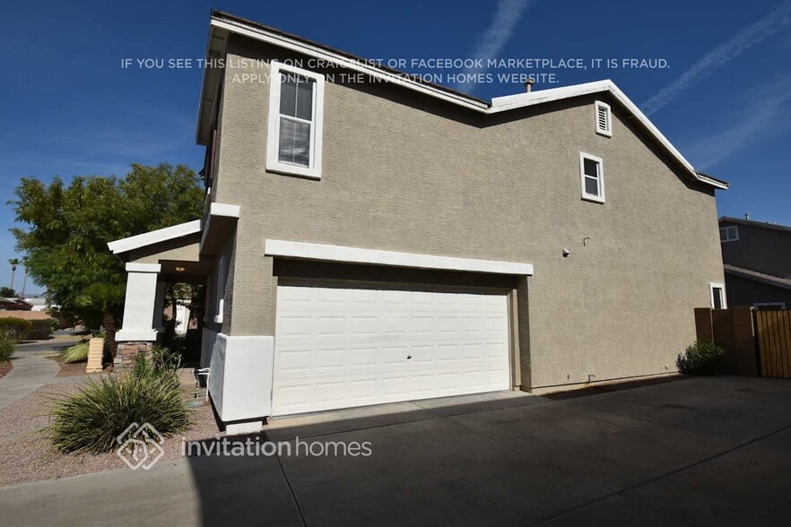 Building Photo - 8743 E Kilarea Ave