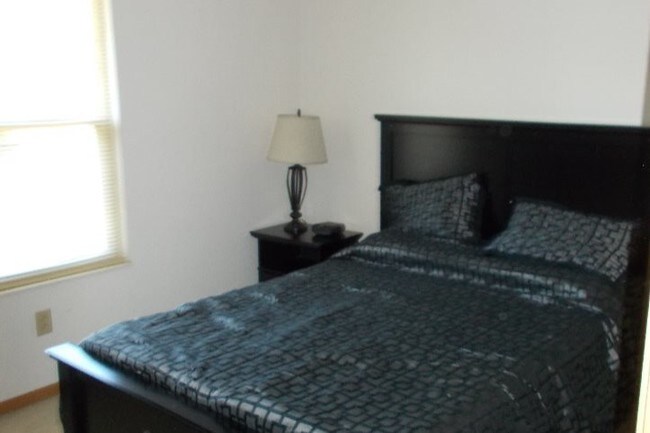 Guest Bedroom - 2015 Sterling Ct