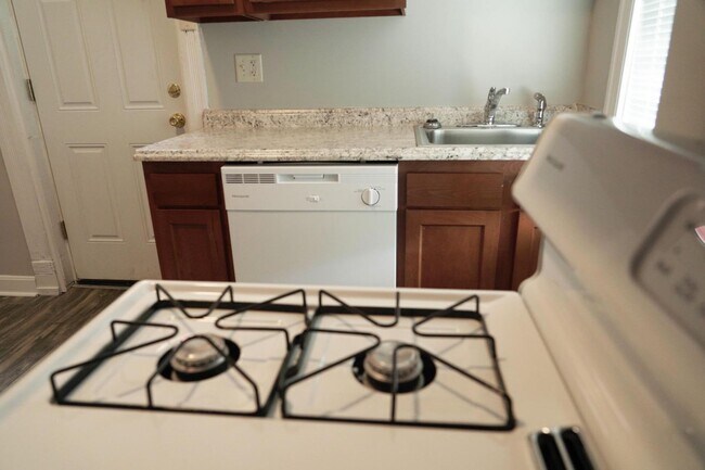 Building Photo - 3225 Bishop St