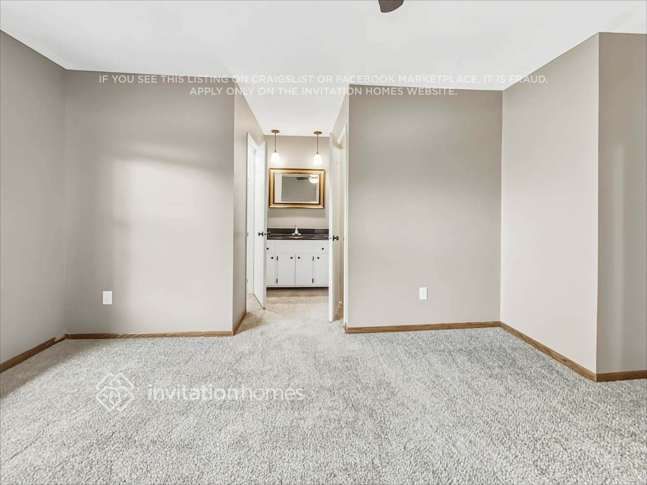 Building Photo - 7015 W Shadow Lake Dr