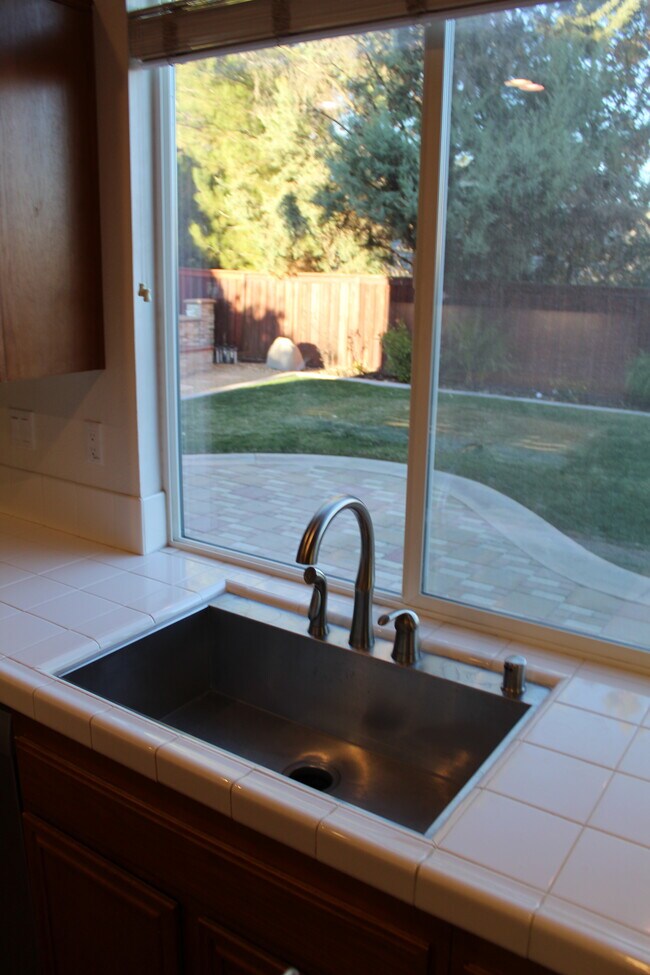 Building Photo - 35703 Date Palm St