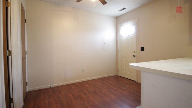 Building Photo - 6616 Barbara Jean Ct