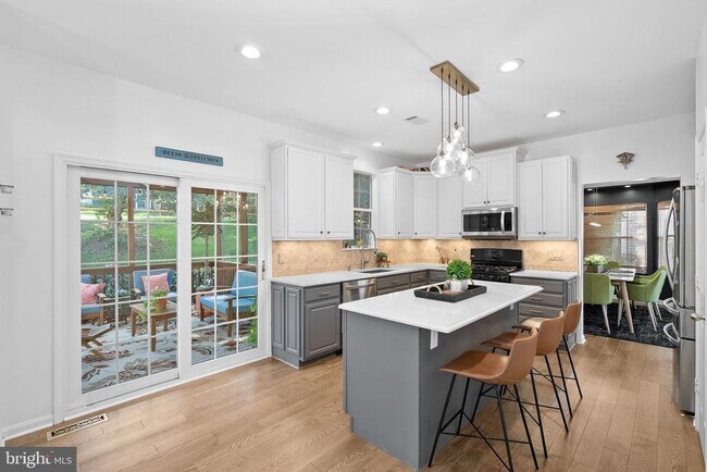 Building Photo - 46366 Hampshire Station Dr