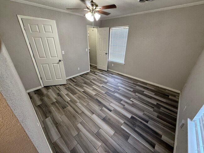 Building Photo - 819 Hardy Springs Cir