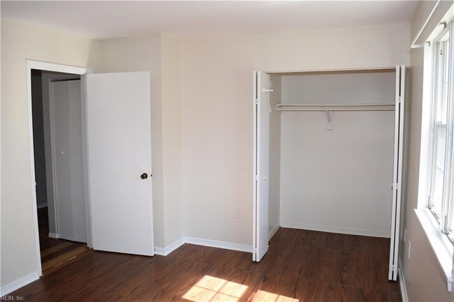 Building Photo - 12773 Woodside Ln