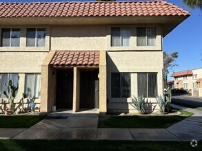 Building Photo - 2-story, 2-Bedroom Condo for Rent in Indio